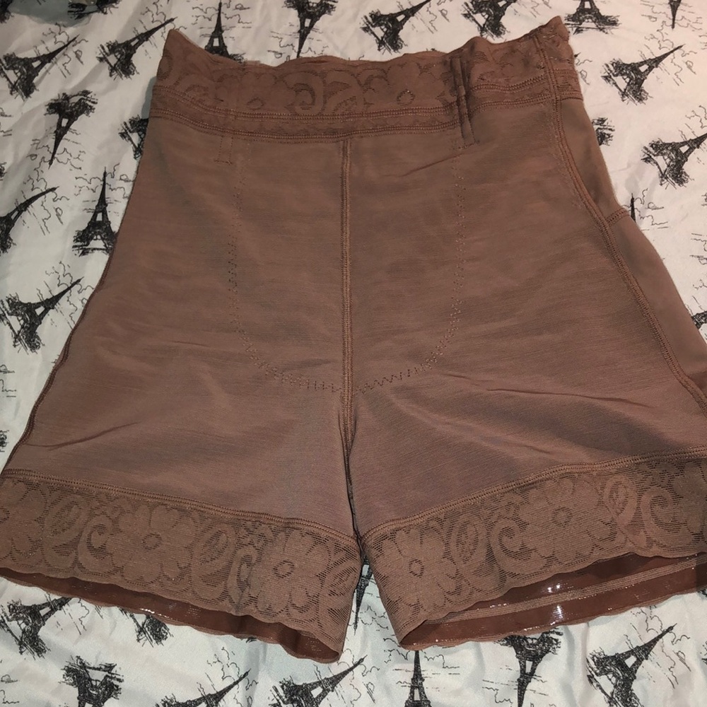 Elegant Brown Lace Trim Women's Shorts